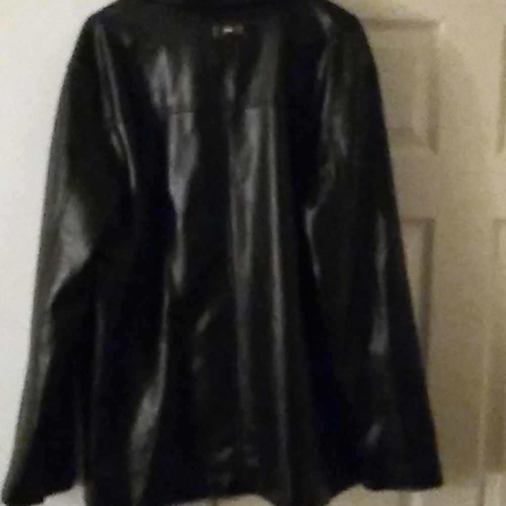 Black leather jacket - Picture 2 of 5